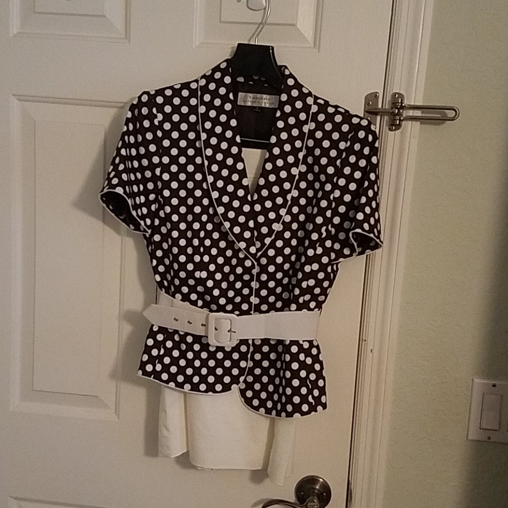Tahari 2 piece suit.
